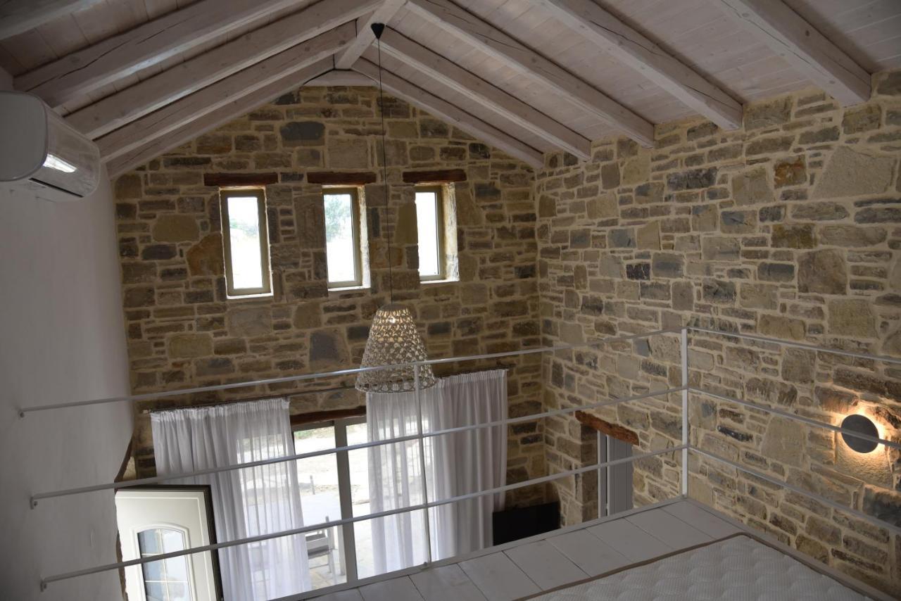 Laini Luxury Suites Pombia Zewnętrze zdjęcie
